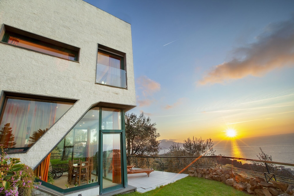 AMORE RENTALS - Villa Elia