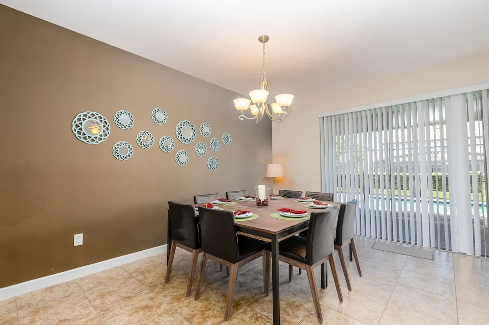 1440cg 7 Bedroom Home