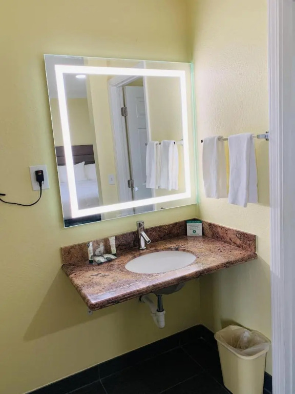 Central Coast Inn