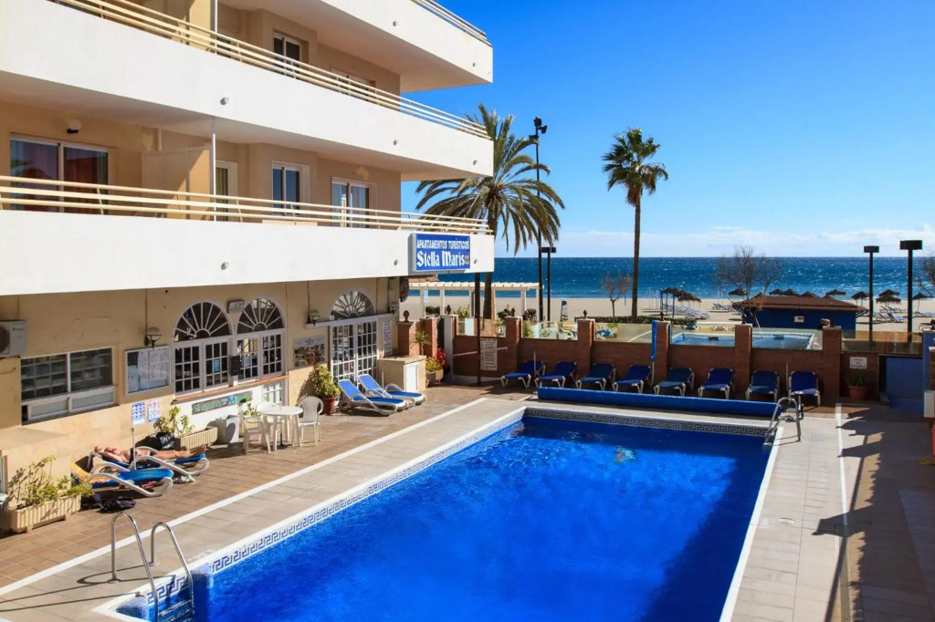 Stylish Fuengirola Studio with Panoramic Sea View