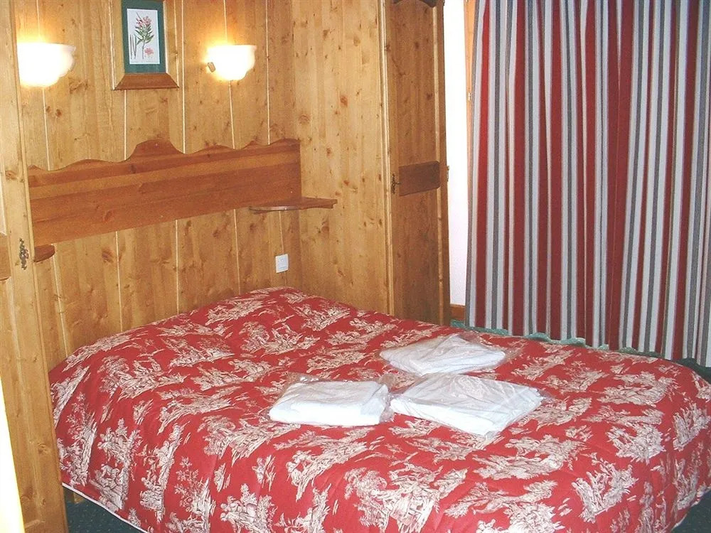 Chalet Val 2400