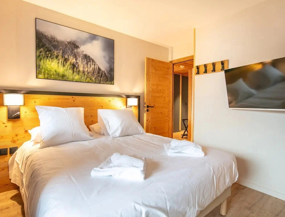 Stay Near ski Lifts, 8 Guests