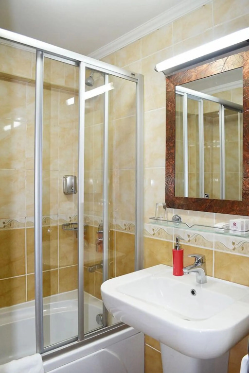 Yuksel Hotel