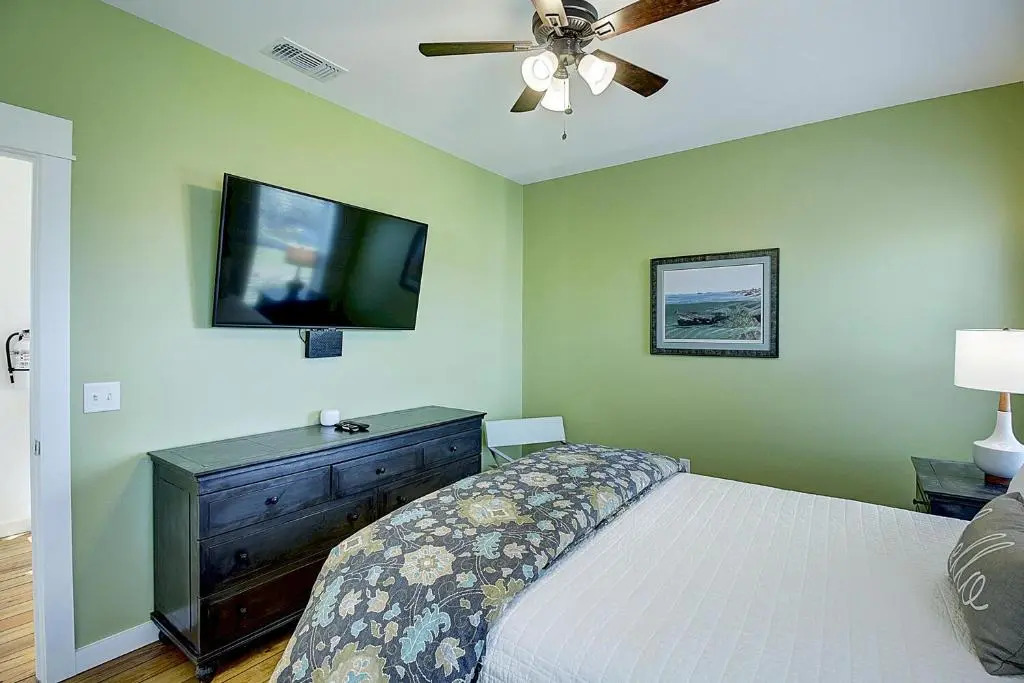 Moon Song 515 Wac 3 Bedroom Condo by Redawning