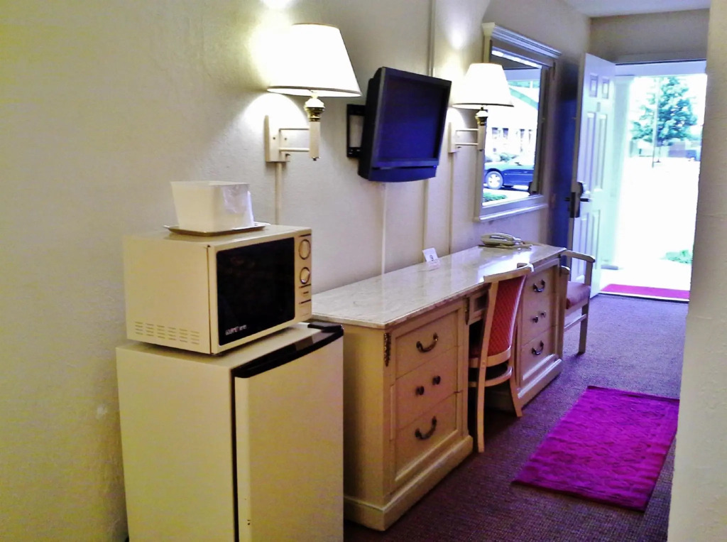Holiday Motel