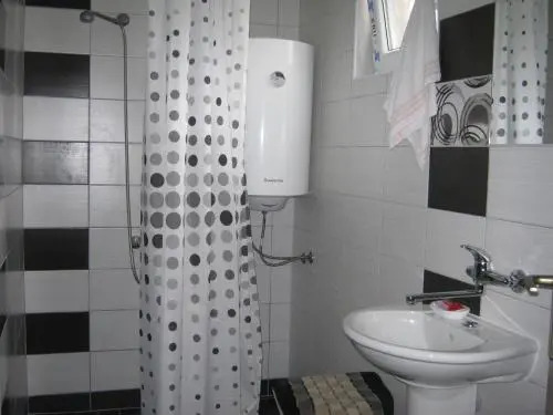Ristos Guest House