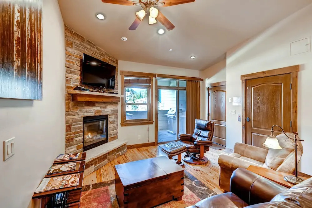 Boulevard Bend Condo: Stroll To Main St, Ski Shuttle