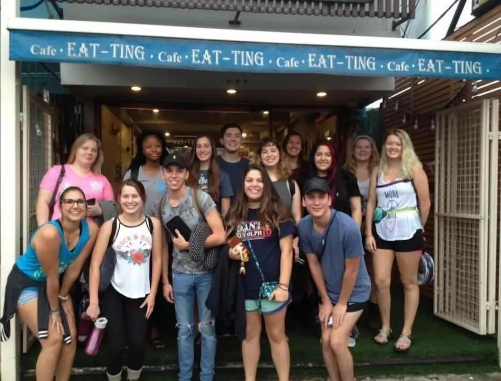 Eat - Ting Cafe and Hostel