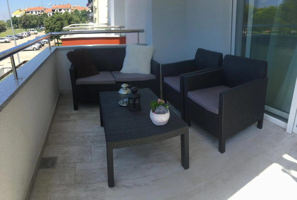 Holly apartman