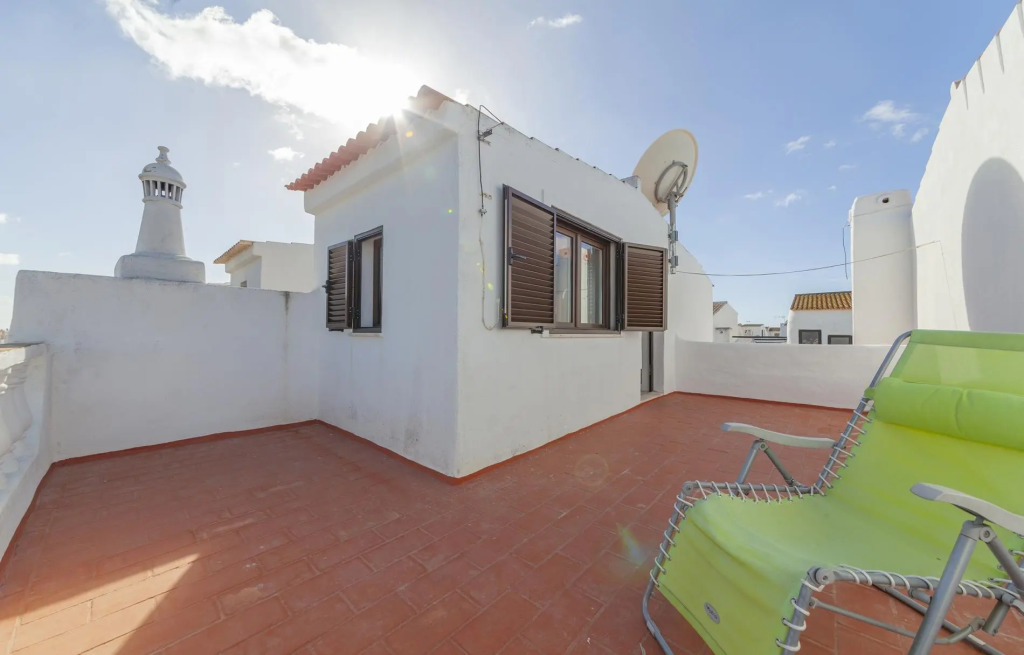 C06 - Water Tower Townhouse