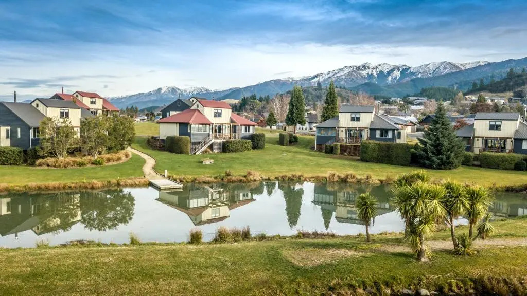 *** LAKE VILLA 457 ***