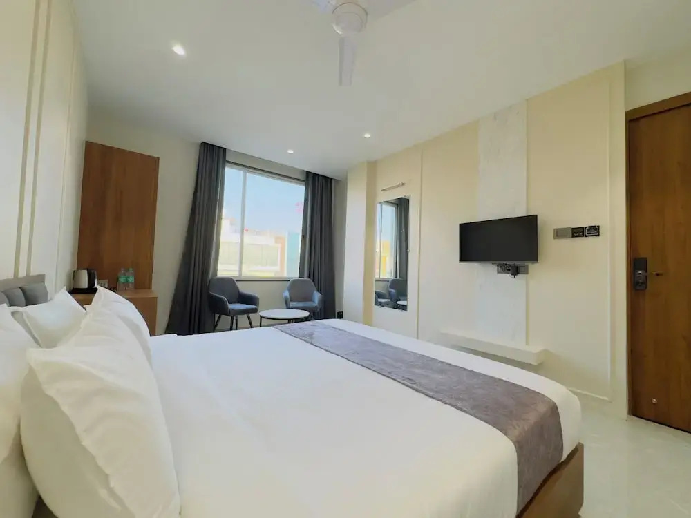 Travinities Hotel Avni Palace