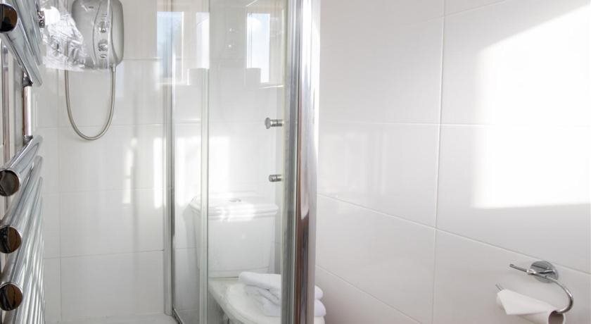 Three Horseshoes Inn
