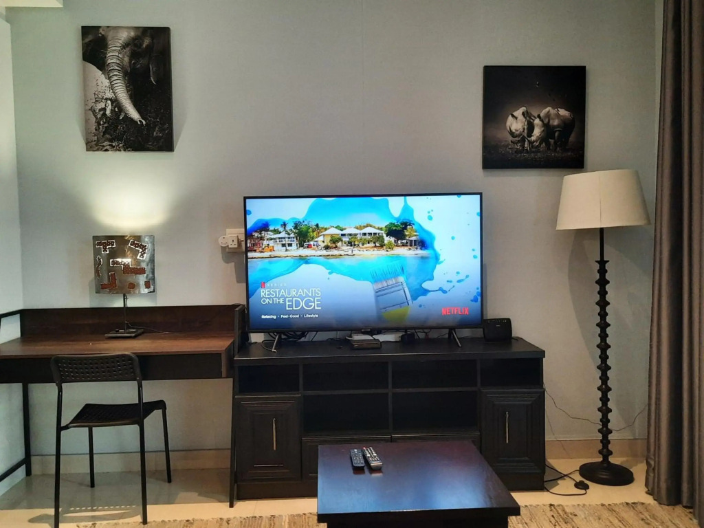 Studio 1101 iTower