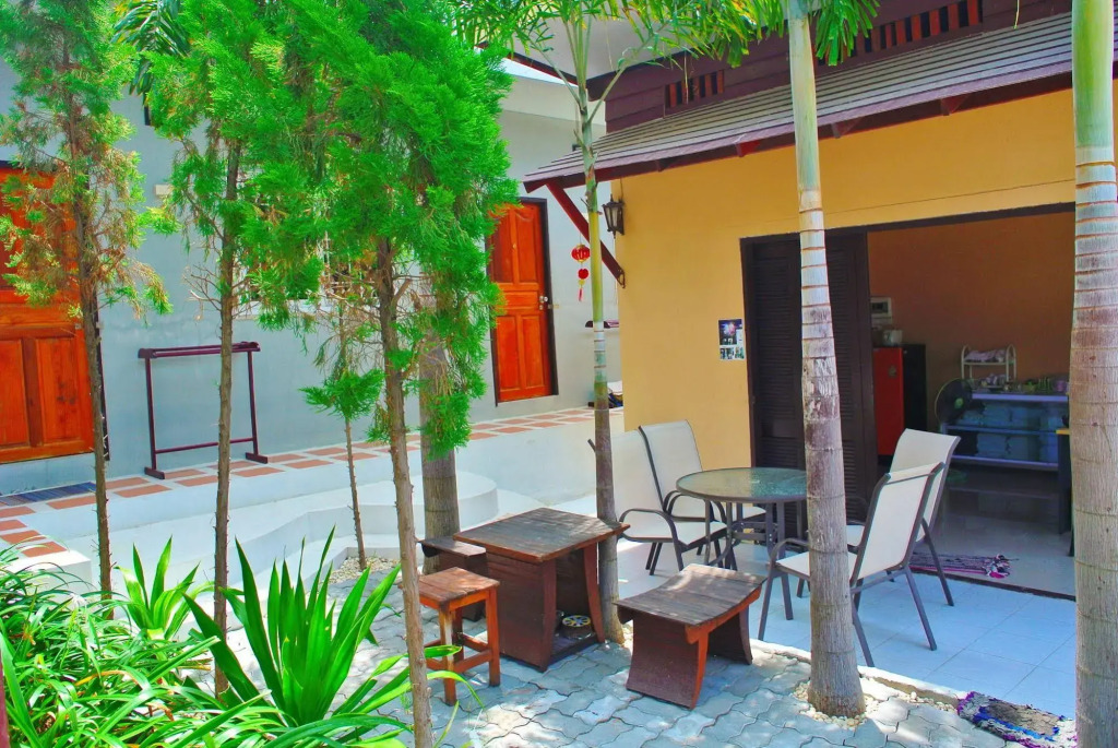 Sarin Guesthouse สาริน