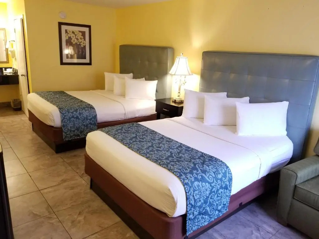 Shining Light Inn & Suites