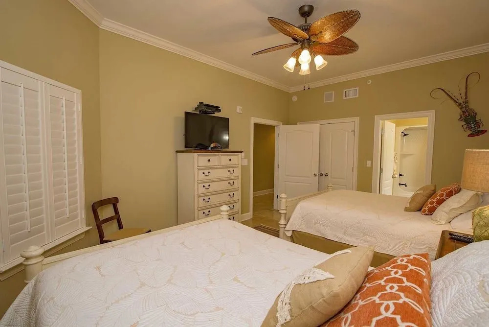 Phoenix West II 1402 3 Bedrooms 4 Bathrooms Condo