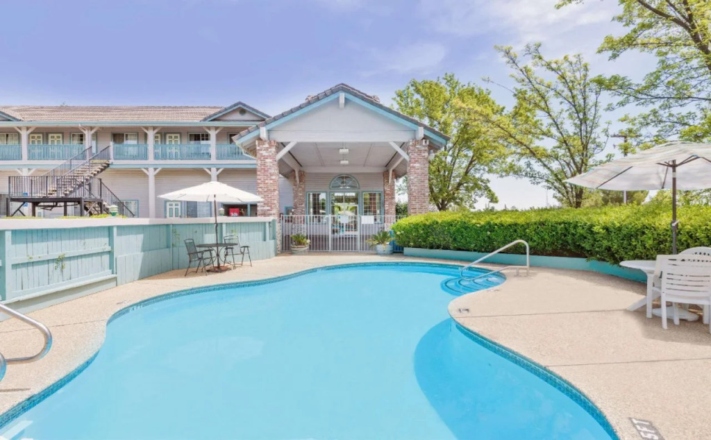 Super 8 by Wyndham Auburn