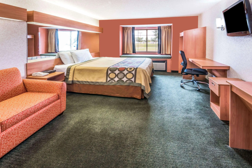 Super 8 by Wyndham Columbus West