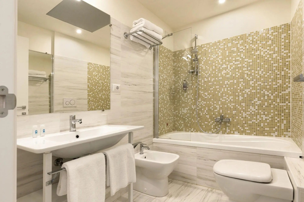 Adesso Hotel