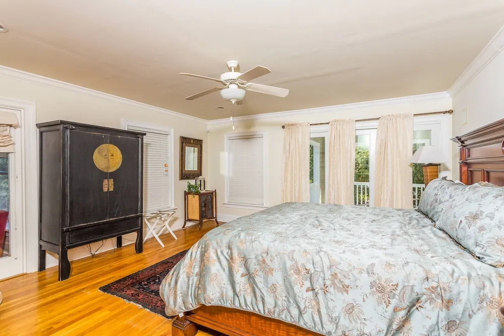 2212 Bruce Drive by Hodnett Cooper