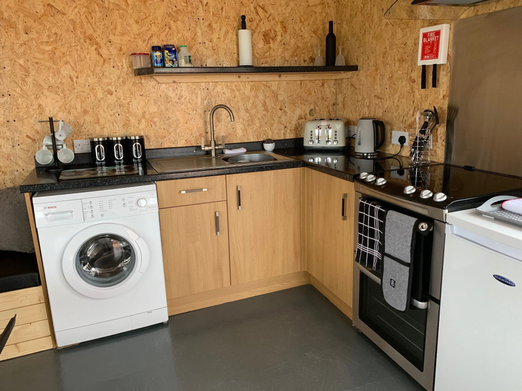 Acdc Glamping, Campervan , Caravan and Tent Resort