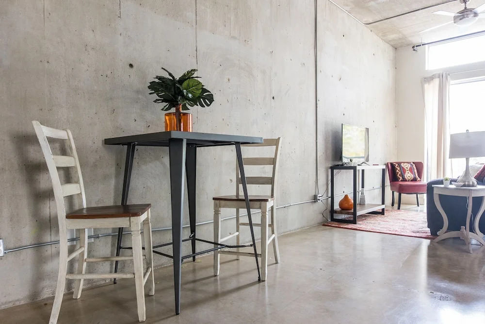 1 BR Loft Next to Riverwalk by Frontdesk
