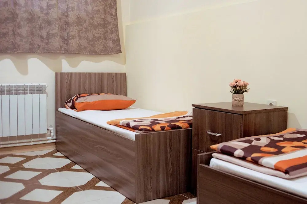 Hostel Nreni