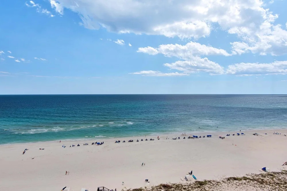 Navarre Towers 1205