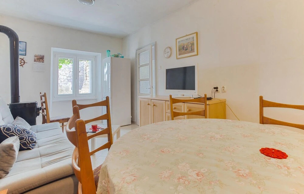 Beautiful Home in Veli Iz With Wifi and 3 Bedrooms