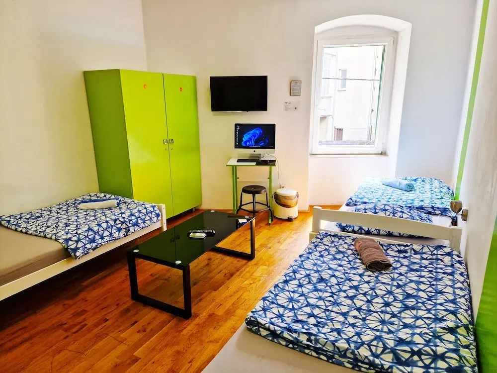 Croparadise Hostel