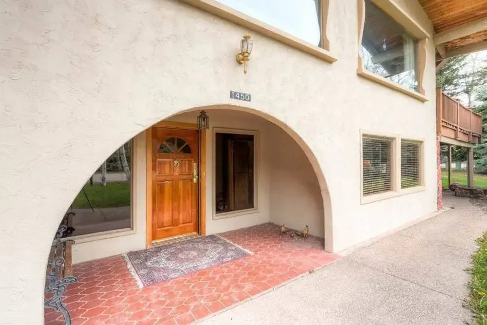 Silver Kingdom - 7 Bedroom Home + Private Hot Tub - LLH 58812