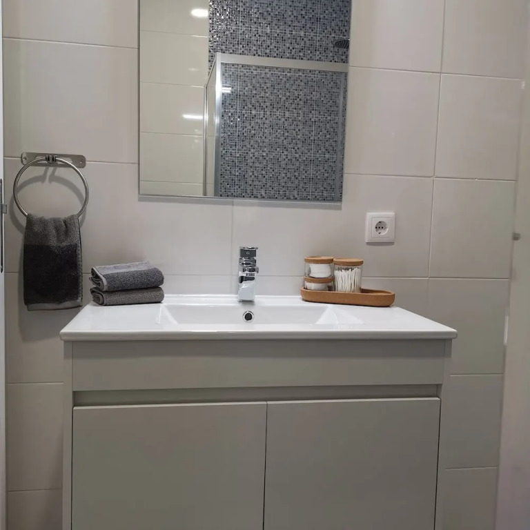 "room in Guest Room - Caparica Poshtel An Luxury Hostel"