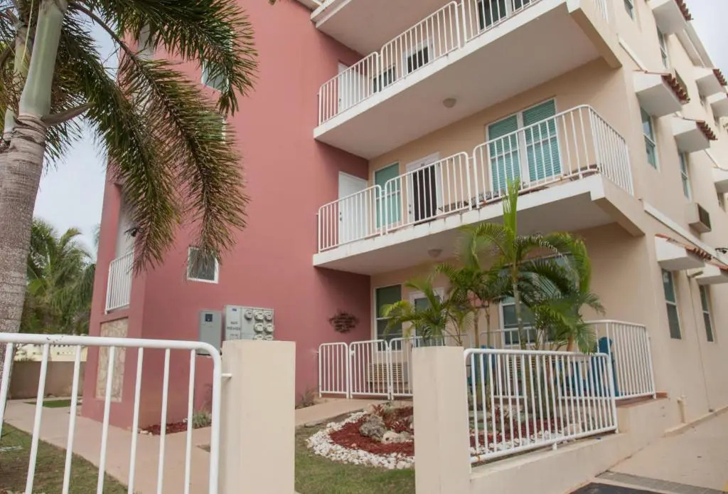 Ocean Terrace 202 - a block from Sandy Beach
