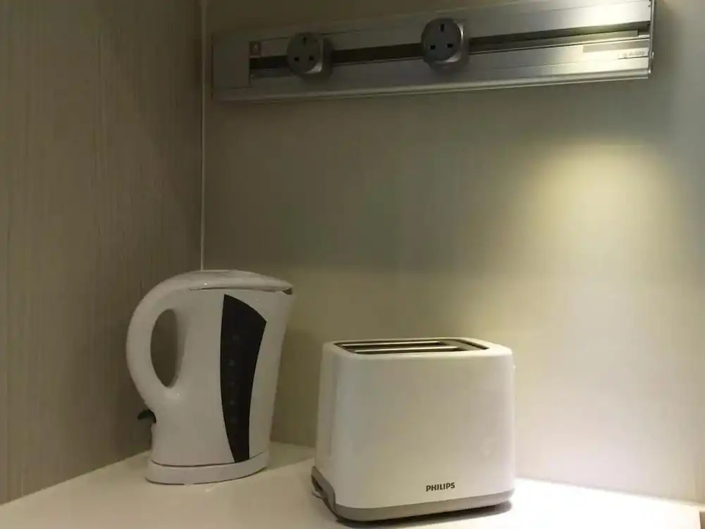 Modern Downtown Oasis Aloha Suite