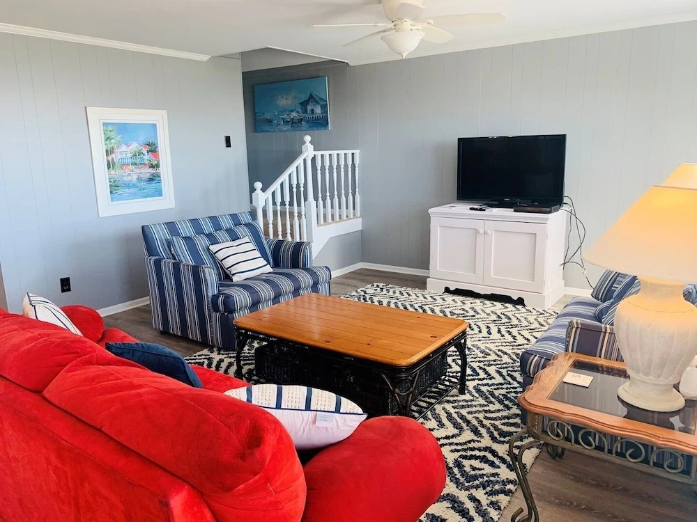 J Chalet - 4 Br Home