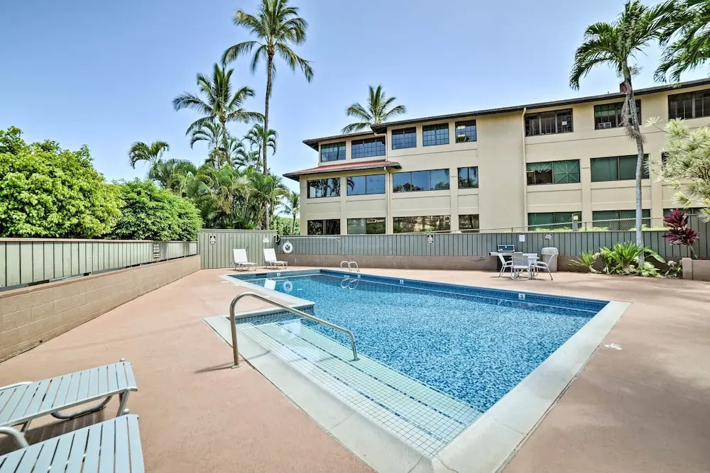 Modern & Cozy Condo Near Beaches w/ Coastal Views
