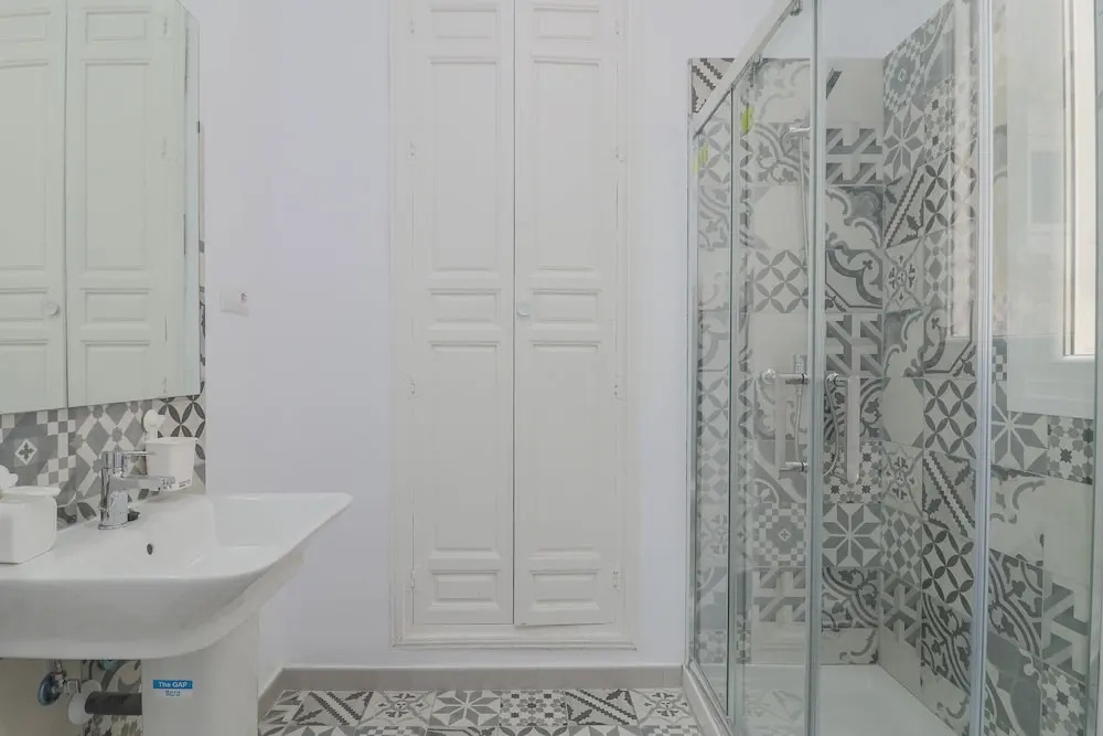 Cosy 7 Bedrooms in Plaza Merced