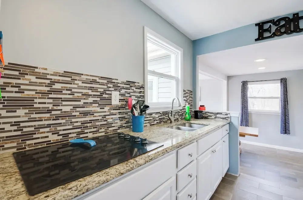 Dock & Furnished Deck: Lakefront Gravois Mills Gem