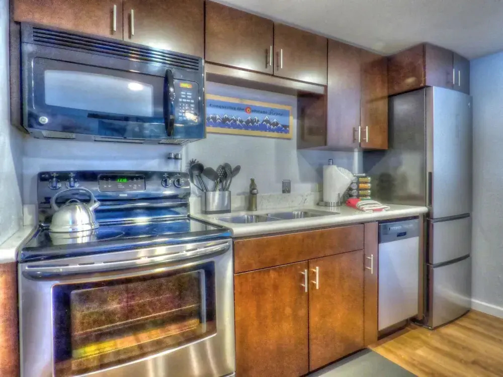 Lift Tickets Pool, Hot Tubs, Shuttle & Private Deck Mountain Village