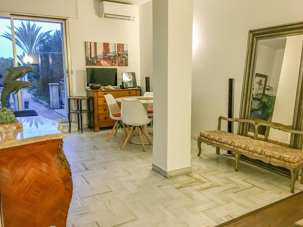 Authentic and beautiful one bedroom apartment with sea views
