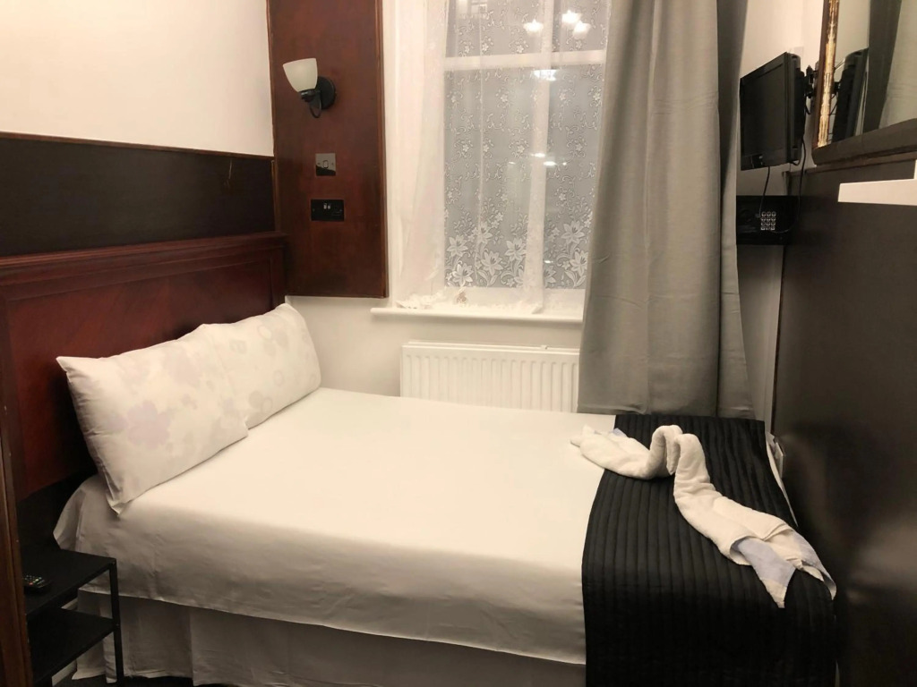 Plaza London Hotel