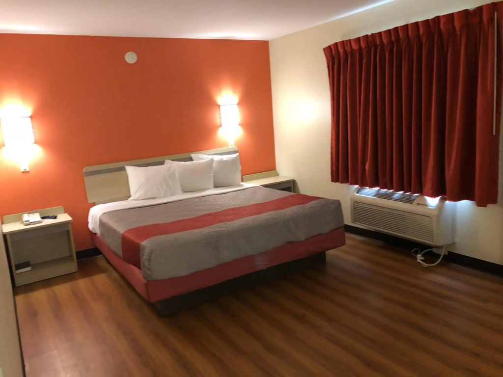 Motel 6-Urbana, IL