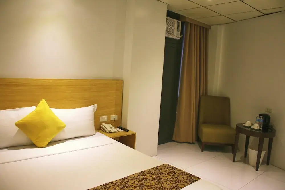 LuxeLite Suites Pasay