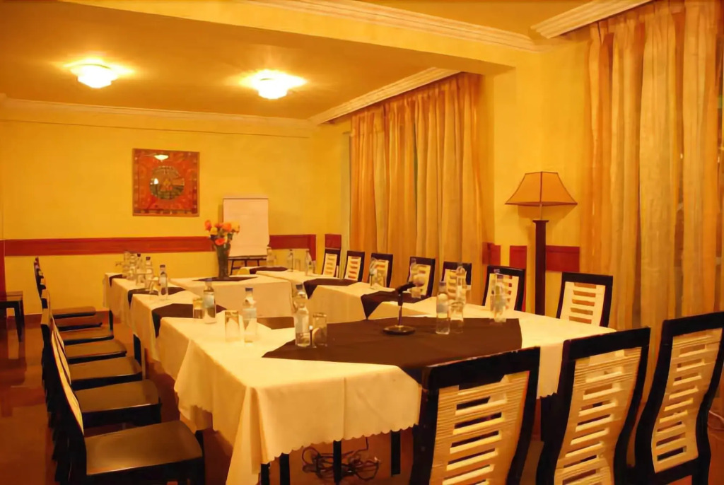 Adot Tina Hotel