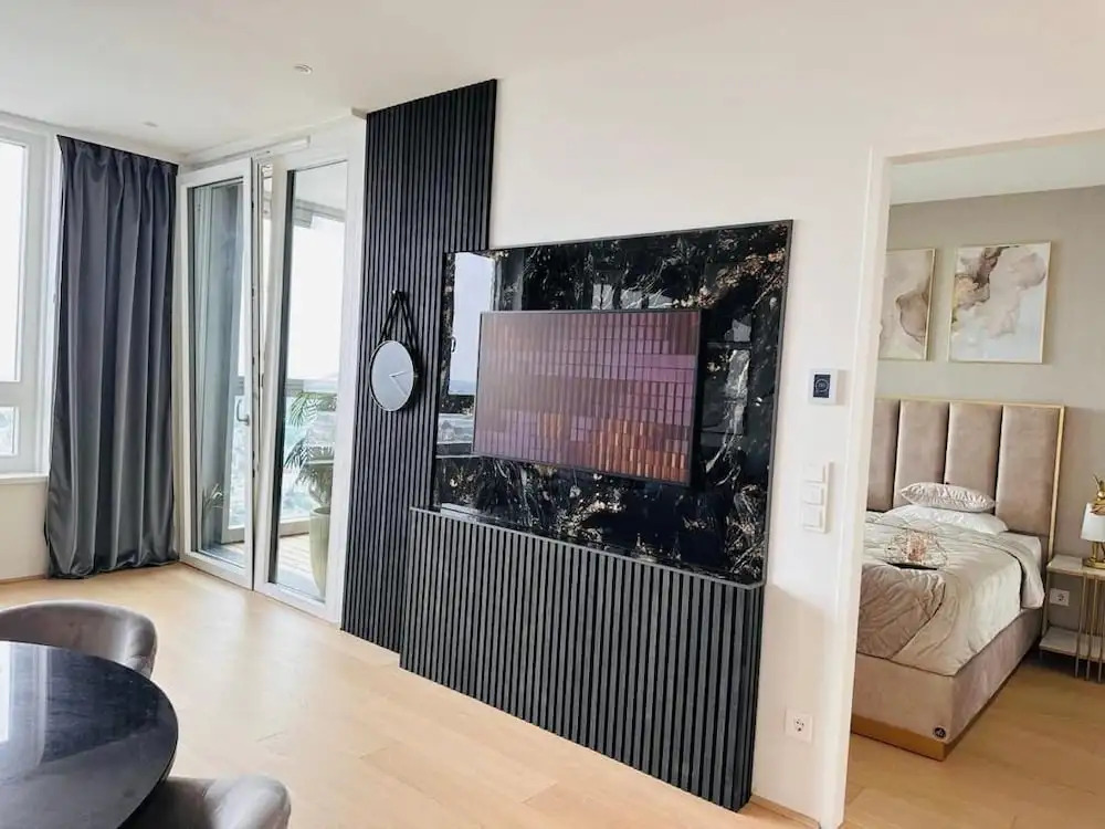 Green High-end Apartment Close to Metro, Uno-city, E-parking, Pool, Gym, Sauna