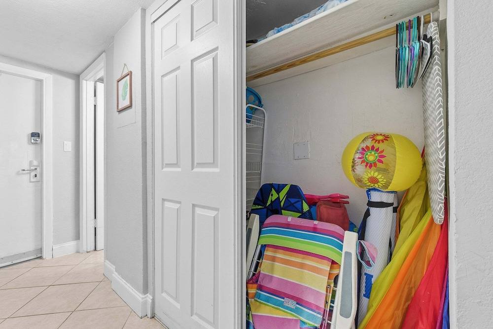 Hawaiian Inn 209