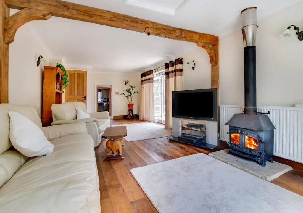 1 Bed in Benhall oc-2bg