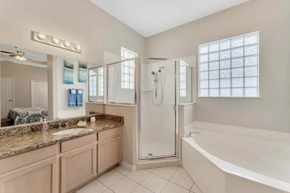 904 Lockbreeze Drive Davenport, 4bed