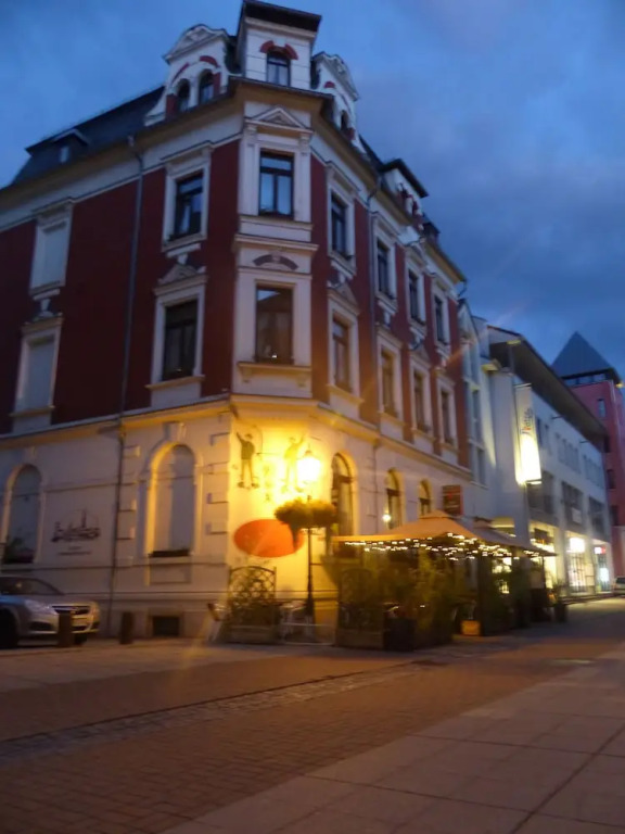 Hotel Mauritius - Im Herzen von Crimmitschau - Frühstück buchbar - Fahrradbox